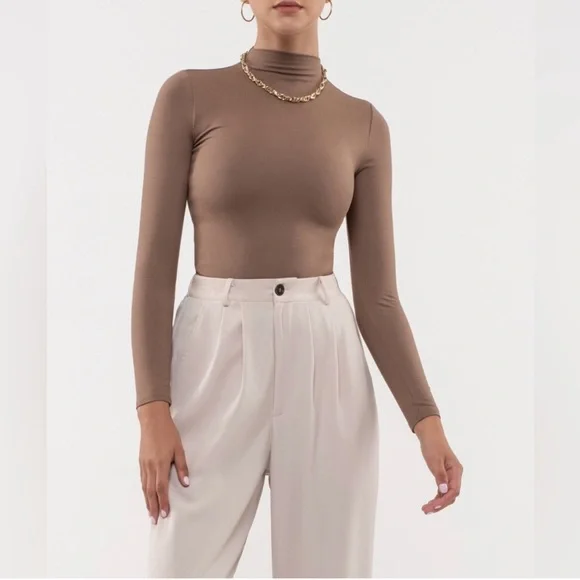 Women's Mocha mock neck long sleeve top - NWT- size Large - Boutique brand 🎆 - Picture 1 of 1